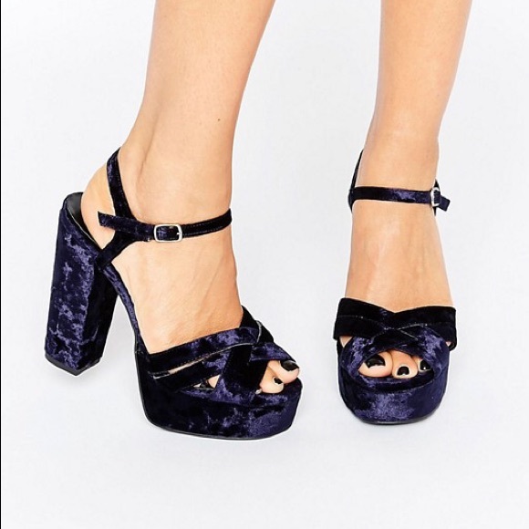 New Look Chunky velvet platforms - Picture 2 of 6